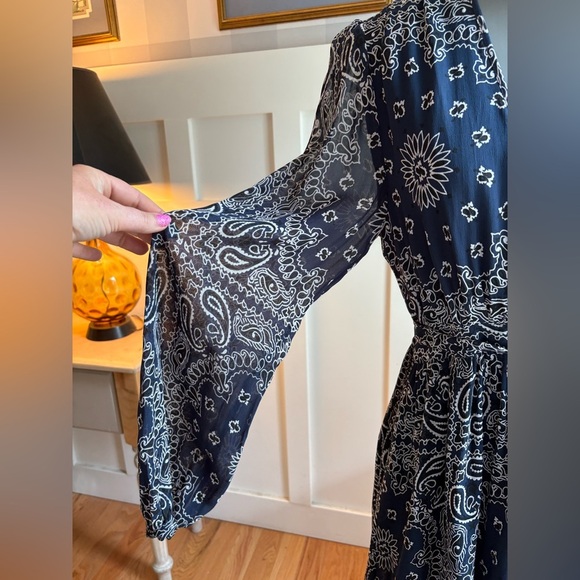 Chan Luu Navy and White Paisley Long Sleeve Dress Size Small - Picture 11 of 12